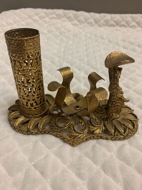 VTG MCM SAM FINK Goldtone Filigree Metal VANITY Lipstick Nail Polish Finger Rest